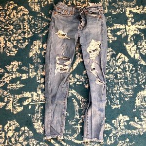 Levi’s Destroyed Wedgie Jeans